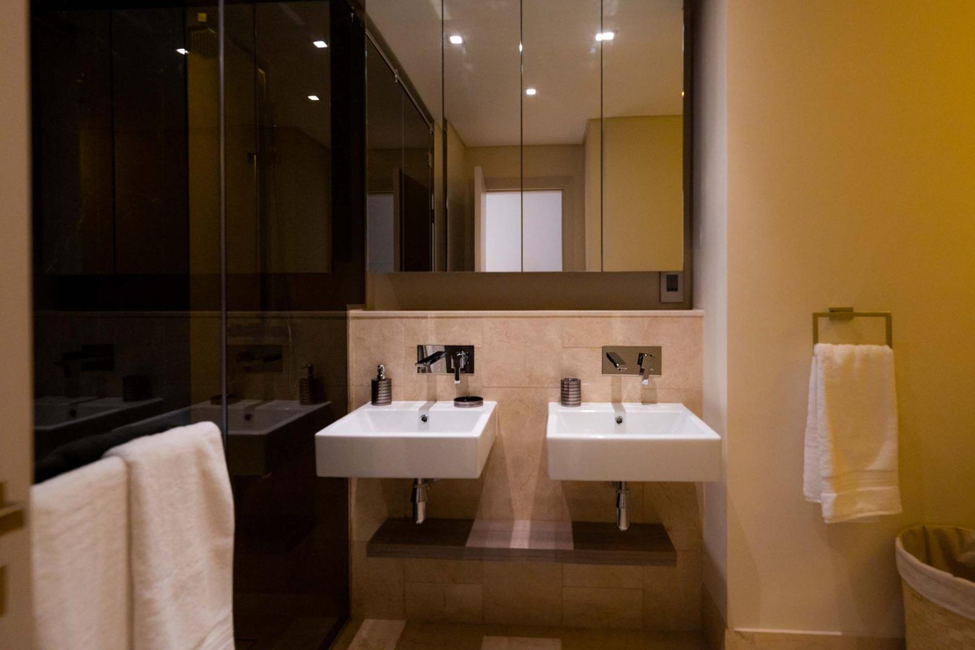 Spacious Beachfront 2 Bedroom Apartment - The 8 Dubai Exterior foto